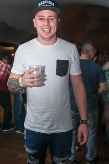 
<a style='margin-left: 5px;' class='btn btn-xs btn-social btn-facebook' href='https://www.facebook.com/sharer/sharer.php?u=https://www.galeramix.com.br/imagem/a39/800-800-90/conteudo/site_galerias/39/raca-negra-petry-galera-mix-70.jpg' rel='popup' data-width='500' data-height='400'><i class='fa fa-facebook'></i>Compartilhar <span class='hidden-xs'>no Facebook</span>
</a> 
<a class='btn btn-default btn-xs' target='_blank' href='imagem/a39/800-800-90/conteudo/site_galerias/39/raca-negra-petry-galera-mix-70.jpg'>
<span class='glyphicon glyphicon-cloud-download'></span> Salvar
</a>
