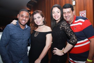 
<a style='margin-left: 5px;' class='btn btn-xs btn-social btn-facebook' href='https://www.facebook.com/sharer/sharer.php?u=https://www.galeramix.com.br/imagem/a39/800-800-90/conteudo/site_galerias/39/raca-negra-petry-galera-mix-79.jpg' rel='popup' data-width='500' data-height='400'><i class='fa fa-facebook'></i>Compartilhar <span class='hidden-xs'>no Facebook</span>
</a> 
<a class='btn btn-default btn-xs' target='_blank' href='imagem/a39/800-800-90/conteudo/site_galerias/39/raca-negra-petry-galera-mix-79.jpg'>
<span class='glyphicon glyphicon-cloud-download'></span> Salvar
</a>
