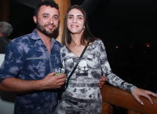 
<a style='margin-left: 5px;' class='btn btn-xs btn-social btn-facebook' href='https://www.facebook.com/sharer/sharer.php?u=https://www.galeramix.com.br/imagem/a39/800-800-90/conteudo/site_galerias/39/raca-negra-petry-galera-mix-84.jpg' rel='popup' data-width='500' data-height='400'><i class='fa fa-facebook'></i>Compartilhar <span class='hidden-xs'>no Facebook</span>
</a> 
<a class='btn btn-default btn-xs' target='_blank' href='imagem/a39/800-800-90/conteudo/site_galerias/39/raca-negra-petry-galera-mix-84.jpg'>
<span class='glyphicon glyphicon-cloud-download'></span> Salvar
</a>
