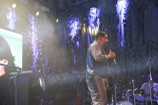 
<a style='margin-left: 5px;' class='btn btn-xs btn-social btn-facebook' href='https://www.facebook.com/sharer/sharer.php?u=https://www.galeramix.com.br/imagem/a39/800-800-90/conteudo/site_galerias/39/raca-negra-petry-galera-mix-85.jpg' rel='popup' data-width='500' data-height='400'><i class='fa fa-facebook'></i>Compartilhar <span class='hidden-xs'>no Facebook</span>
</a> 
<a class='btn btn-default btn-xs' target='_blank' href='imagem/a39/800-800-90/conteudo/site_galerias/39/raca-negra-petry-galera-mix-85.jpg'>
<span class='glyphicon glyphicon-cloud-download'></span> Salvar
</a>
