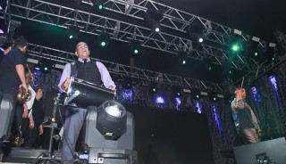 
<a style='margin-left: 5px;' class='btn btn-xs btn-social btn-facebook' href='https://www.facebook.com/sharer/sharer.php?u=https://www.galeramix.com.br/imagem/a39/800-800-90/conteudo/site_galerias/39/raca-negra-petry-galera-mix-87.jpg' rel='popup' data-width='500' data-height='400'><i class='fa fa-facebook'></i>Compartilhar <span class='hidden-xs'>no Facebook</span>
</a> 
<a class='btn btn-default btn-xs' target='_blank' href='imagem/a39/800-800-90/conteudo/site_galerias/39/raca-negra-petry-galera-mix-87.jpg'>
<span class='glyphicon glyphicon-cloud-download'></span> Salvar
</a>
