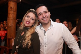 
<a style='margin-left: 5px;' class='btn btn-xs btn-social btn-facebook' href='https://www.facebook.com/sharer/sharer.php?u=https://www.galeramix.com.br/imagem/a39/800-800-90/conteudo/site_galerias/39/raca-negra-petry-galera-mix-98.jpg' rel='popup' data-width='500' data-height='400'><i class='fa fa-facebook'></i>Compartilhar <span class='hidden-xs'>no Facebook</span>
</a> 
<a class='btn btn-default btn-xs' target='_blank' href='imagem/a39/800-800-90/conteudo/site_galerias/39/raca-negra-petry-galera-mix-98.jpg'>
<span class='glyphicon glyphicon-cloud-download'></span> Salvar
</a>
