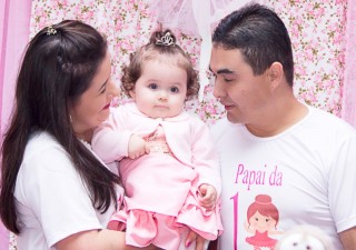 <a style='margin-left: 5px;' class='btn btn-xs btn-social btn-facebook' href='https://www.facebook.com/sharer/sharer.php?u=https://www.galeramix.com.br/imagem/a40/800-800-90/conteudo/site_galerias/40/ana-1-aninho-14.jpg' rel='popup' data-width='500' data-height='400'><i class='fa fa-facebook'></i>Compartilhar <span class='hidden-xs'>no Facebook</span></a> <a class='btn btn-default btn-xs' target='_blank' href='imagem/a40/800-800-90/conteudo/site_galerias/40/ana-1-aninho-14.jpg'><span class='glyphicon glyphicon-cloud-download'></span> Salvar</a>