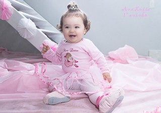 <a style='margin-left: 5px;' class='btn btn-xs btn-social btn-facebook' href='https://www.facebook.com/sharer/sharer.php?u=https://www.galeramix.com.br/imagem/a40/800-800-90/conteudo/site_galerias/40/ana-1-aninho-15.jpg' rel='popup' data-width='500' data-height='400'><i class='fa fa-facebook'></i>Compartilhar <span class='hidden-xs'>no Facebook</span></a> <a class='btn btn-default btn-xs' target='_blank' href='imagem/a40/800-800-90/conteudo/site_galerias/40/ana-1-aninho-15.jpg'><span class='glyphicon glyphicon-cloud-download'></span> Salvar</a>