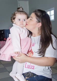 <a style='margin-left: 5px;' class='btn btn-xs btn-social btn-facebook' href='https://www.facebook.com/sharer/sharer.php?u=https://www.galeramix.com.br/imagem/a40/800-800-90/conteudo/site_galerias/40/ana-1-aninho-2.jpg' rel='popup' data-width='500' data-height='400'><i class='fa fa-facebook'></i>Compartilhar <span class='hidden-xs'>no Facebook</span></a> <a class='btn btn-default btn-xs' target='_blank' href='imagem/a40/800-800-90/conteudo/site_galerias/40/ana-1-aninho-2.jpg'><span class='glyphicon glyphicon-cloud-download'></span> Salvar</a>