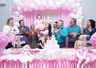 <a style='margin-left: 5px;' class='btn btn-xs btn-social btn-facebook' href='https://www.facebook.com/sharer/sharer.php?u=https://www.galeramix.com.br/imagem/a40/800-800-90/conteudo/site_galerias/40/ana-1-aninho-6.jpg' rel='popup' data-width='500' data-height='400'><i class='fa fa-facebook'></i>Compartilhar <span class='hidden-xs'>no Facebook</span></a> <a class='btn btn-default btn-xs' target='_blank' href='imagem/a40/800-800-90/conteudo/site_galerias/40/ana-1-aninho-6.jpg'><span class='glyphicon glyphicon-cloud-download'></span> Salvar</a>