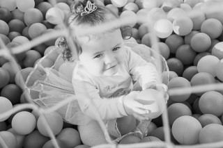 <a style='margin-left: 5px;' class='btn btn-xs btn-social btn-facebook' href='https://www.facebook.com/sharer/sharer.php?u=https://www.galeramix.com.br/imagem/a40/800-800-90/conteudo/site_galerias/40/ana-1-aninho-7.jpg' rel='popup' data-width='500' data-height='400'><i class='fa fa-facebook'></i>Compartilhar <span class='hidden-xs'>no Facebook</span></a> <a class='btn btn-default btn-xs' target='_blank' href='imagem/a40/800-800-90/conteudo/site_galerias/40/ana-1-aninho-7.jpg'><span class='glyphicon glyphicon-cloud-download'></span> Salvar</a>