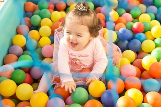 <a style='margin-left: 5px;' class='btn btn-xs btn-social btn-facebook' href='https://www.facebook.com/sharer/sharer.php?u=https://www.galeramix.com.br/imagem/a40/800-800-90/conteudo/site_galerias/40/ana-1-aninho-8.jpg' rel='popup' data-width='500' data-height='400'><i class='fa fa-facebook'></i>Compartilhar <span class='hidden-xs'>no Facebook</span></a> <a class='btn btn-default btn-xs' target='_blank' href='imagem/a40/800-800-90/conteudo/site_galerias/40/ana-1-aninho-8.jpg'><span class='glyphicon glyphicon-cloud-download'></span> Salvar</a>