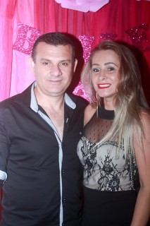 
    <a style='margin-left: 5px;' class='btn btn-xs btn-social btn-facebook' href='https://www.facebook.com/sharer/sharer.php?u=https://www.galeramix.com.br/imagem/a41/800-800-90/conteudo/site_galerias/41/baile-das-rosa-ctg-fogao-de-lenha-galera-mix-106.jpg' rel='popup' data-width='500' data-height='400'><i class='fa fa-facebook'></i>Compartilhar <span class='hidden-xs'>no Facebook</span>
</a> 
<a class='btn btn-default btn-xs' target='_blank' href='imagem/a41/800-800-90/conteudo/site_galerias/41/baile-das-rosa-ctg-fogao-de-lenha-galera-mix-106.jpg'>
    <span class='glyphicon glyphicon-cloud-download'></span> Salvar
</a>
