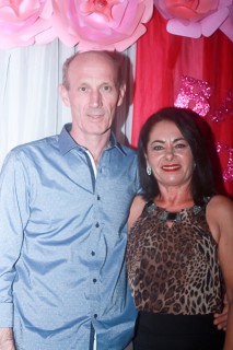 
<a style='margin-left: 5px;' class='btn btn-xs btn-social btn-facebook' href='https://www.facebook.com/sharer/sharer.php?u=https://www.galeramix.com.br/imagem/a41/800-800-90/conteudo/site_galerias/41/baile-das-rosa-ctg-fogao-de-lenha-galera-mix-11.jpg' rel='popup' data-width='500' data-height='400'><i class='fa fa-facebook'></i>Compartilhar <span class='hidden-xs'>no Facebook</span>
</a> 
<a class='btn btn-default btn-xs' target='_blank' href='imagem/a41/800-800-90/conteudo/site_galerias/41/baile-das-rosa-ctg-fogao-de-lenha-galera-mix-11.jpg'>
<span class='glyphicon glyphicon-cloud-download'></span> Salvar
</a>
