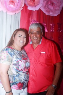 
<a style='margin-left: 5px;' class='btn btn-xs btn-social btn-facebook' href='https://www.facebook.com/sharer/sharer.php?u=https://www.galeramix.com.br/imagem/a41/800-800-90/conteudo/site_galerias/41/baile-das-rosa-ctg-fogao-de-lenha-galera-mix-12.jpg' rel='popup' data-width='500' data-height='400'><i class='fa fa-facebook'></i>Compartilhar <span class='hidden-xs'>no Facebook</span>
</a> 
<a class='btn btn-default btn-xs' target='_blank' href='imagem/a41/800-800-90/conteudo/site_galerias/41/baile-das-rosa-ctg-fogao-de-lenha-galera-mix-12.jpg'>
<span class='glyphicon glyphicon-cloud-download'></span> Salvar
</a>
