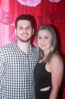 
<a style='margin-left: 5px;' class='btn btn-xs btn-social btn-facebook' href='https://www.facebook.com/sharer/sharer.php?u=https://www.galeramix.com.br/imagem/a41/800-800-90/conteudo/site_galerias/41/baile-das-rosa-ctg-fogao-de-lenha-galera-mix-15.jpg' rel='popup' data-width='500' data-height='400'><i class='fa fa-facebook'></i>Compartilhar <span class='hidden-xs'>no Facebook</span>
</a> 
<a class='btn btn-default btn-xs' target='_blank' href='imagem/a41/800-800-90/conteudo/site_galerias/41/baile-das-rosa-ctg-fogao-de-lenha-galera-mix-15.jpg'>
<span class='glyphicon glyphicon-cloud-download'></span> Salvar
</a>
