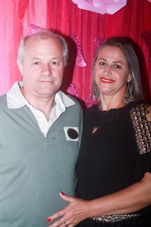 
<a style='margin-left: 5px;' class='btn btn-xs btn-social btn-facebook' href='https://www.facebook.com/sharer/sharer.php?u=https://www.galeramix.com.br/imagem/a41/800-800-90/conteudo/site_galerias/41/baile-das-rosa-ctg-fogao-de-lenha-galera-mix-16.jpg' rel='popup' data-width='500' data-height='400'><i class='fa fa-facebook'></i>Compartilhar <span class='hidden-xs'>no Facebook</span>
</a> 
<a class='btn btn-default btn-xs' target='_blank' href='imagem/a41/800-800-90/conteudo/site_galerias/41/baile-das-rosa-ctg-fogao-de-lenha-galera-mix-16.jpg'>
<span class='glyphicon glyphicon-cloud-download'></span> Salvar
</a>
