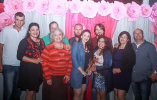 
<a style='margin-left: 5px;' class='btn btn-xs btn-social btn-facebook' href='https://www.facebook.com/sharer/sharer.php?u=https://www.galeramix.com.br/imagem/a41/800-800-90/conteudo/site_galerias/41/baile-das-rosa-ctg-fogao-de-lenha-galera-mix-20.jpg' rel='popup' data-width='500' data-height='400'><i class='fa fa-facebook'></i>Compartilhar <span class='hidden-xs'>no Facebook</span>
</a> 
<a class='btn btn-default btn-xs' target='_blank' href='imagem/a41/800-800-90/conteudo/site_galerias/41/baile-das-rosa-ctg-fogao-de-lenha-galera-mix-20.jpg'>
<span class='glyphicon glyphicon-cloud-download'></span> Salvar
</a>
