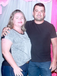 
<a style='margin-left: 5px;' class='btn btn-xs btn-social btn-facebook' href='https://www.facebook.com/sharer/sharer.php?u=https://www.galeramix.com.br/imagem/a41/800-800-90/conteudo/site_galerias/41/baile-das-rosa-ctg-fogao-de-lenha-galera-mix-28.jpg' rel='popup' data-width='500' data-height='400'><i class='fa fa-facebook'></i>Compartilhar <span class='hidden-xs'>no Facebook</span>
</a> 
<a class='btn btn-default btn-xs' target='_blank' href='imagem/a41/800-800-90/conteudo/site_galerias/41/baile-das-rosa-ctg-fogao-de-lenha-galera-mix-28.jpg'>
<span class='glyphicon glyphicon-cloud-download'></span> Salvar
</a>
