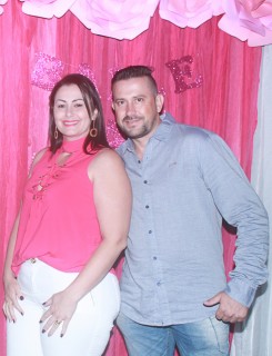 
<a style='margin-left: 5px;' class='btn btn-xs btn-social btn-facebook' href='https://www.facebook.com/sharer/sharer.php?u=https://www.galeramix.com.br/imagem/a41/800-800-90/conteudo/site_galerias/41/baile-das-rosa-ctg-fogao-de-lenha-galera-mix-34.jpg' rel='popup' data-width='500' data-height='400'><i class='fa fa-facebook'></i>Compartilhar <span class='hidden-xs'>no Facebook</span>
</a> 
<a class='btn btn-default btn-xs' target='_blank' href='imagem/a41/800-800-90/conteudo/site_galerias/41/baile-das-rosa-ctg-fogao-de-lenha-galera-mix-34.jpg'>
<span class='glyphicon glyphicon-cloud-download'></span> Salvar
</a>
