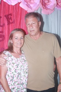 
<a style='margin-left: 5px;' class='btn btn-xs btn-social btn-facebook' href='https://www.facebook.com/sharer/sharer.php?u=https://www.galeramix.com.br/imagem/a41/800-800-90/conteudo/site_galerias/41/baile-das-rosa-ctg-fogao-de-lenha-galera-mix-35.jpg' rel='popup' data-width='500' data-height='400'><i class='fa fa-facebook'></i>Compartilhar <span class='hidden-xs'>no Facebook</span>
</a> 
<a class='btn btn-default btn-xs' target='_blank' href='imagem/a41/800-800-90/conteudo/site_galerias/41/baile-das-rosa-ctg-fogao-de-lenha-galera-mix-35.jpg'>
<span class='glyphicon glyphicon-cloud-download'></span> Salvar
</a>
