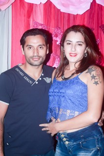 
<a style='margin-left: 5px;' class='btn btn-xs btn-social btn-facebook' href='https://www.facebook.com/sharer/sharer.php?u=https://www.galeramix.com.br/imagem/a41/800-800-90/conteudo/site_galerias/41/baile-das-rosa-ctg-fogao-de-lenha-galera-mix-44.jpg' rel='popup' data-width='500' data-height='400'><i class='fa fa-facebook'></i>Compartilhar <span class='hidden-xs'>no Facebook</span>
</a> 
<a class='btn btn-default btn-xs' target='_blank' href='imagem/a41/800-800-90/conteudo/site_galerias/41/baile-das-rosa-ctg-fogao-de-lenha-galera-mix-44.jpg'>
<span class='glyphicon glyphicon-cloud-download'></span> Salvar
</a>
