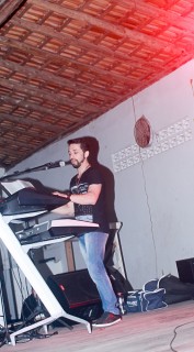 
<a style='margin-left: 5px;' class='btn btn-xs btn-social btn-facebook' href='https://www.facebook.com/sharer/sharer.php?u=https://www.galeramix.com.br/imagem/a41/800-800-90/conteudo/site_galerias/41/baile-das-rosa-ctg-fogao-de-lenha-galera-mix-55.jpg' rel='popup' data-width='500' data-height='400'><i class='fa fa-facebook'></i>Compartilhar <span class='hidden-xs'>no Facebook</span>
</a> 
<a class='btn btn-default btn-xs' target='_blank' href='imagem/a41/800-800-90/conteudo/site_galerias/41/baile-das-rosa-ctg-fogao-de-lenha-galera-mix-55.jpg'>
<span class='glyphicon glyphicon-cloud-download'></span> Salvar
</a>
