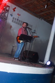 
<a style='margin-left: 5px;' class='btn btn-xs btn-social btn-facebook' href='https://www.facebook.com/sharer/sharer.php?u=https://www.galeramix.com.br/imagem/a41/800-800-90/conteudo/site_galerias/41/baile-das-rosa-ctg-fogao-de-lenha-galera-mix-59.jpg' rel='popup' data-width='500' data-height='400'><i class='fa fa-facebook'></i>Compartilhar <span class='hidden-xs'>no Facebook</span>
</a> 
<a class='btn btn-default btn-xs' target='_blank' href='imagem/a41/800-800-90/conteudo/site_galerias/41/baile-das-rosa-ctg-fogao-de-lenha-galera-mix-59.jpg'>
<span class='glyphicon glyphicon-cloud-download'></span> Salvar
</a>
