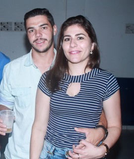 
<a style='margin-left: 5px;' class='btn btn-xs btn-social btn-facebook' href='https://www.facebook.com/sharer/sharer.php?u=https://www.galeramix.com.br/imagem/a41/800-800-90/conteudo/site_galerias/41/baile-das-rosa-ctg-fogao-de-lenha-galera-mix-68.jpg' rel='popup' data-width='500' data-height='400'><i class='fa fa-facebook'></i>Compartilhar <span class='hidden-xs'>no Facebook</span>
</a> 
<a class='btn btn-default btn-xs' target='_blank' href='imagem/a41/800-800-90/conteudo/site_galerias/41/baile-das-rosa-ctg-fogao-de-lenha-galera-mix-68.jpg'>
<span class='glyphicon glyphicon-cloud-download'></span> Salvar
</a>
