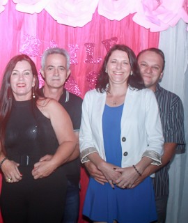 
<a style='margin-left: 5px;' class='btn btn-xs btn-social btn-facebook' href='https://www.facebook.com/sharer/sharer.php?u=https://www.galeramix.com.br/imagem/a41/800-800-90/conteudo/site_galerias/41/baile-das-rosa-ctg-fogao-de-lenha-galera-mix-77.jpg' rel='popup' data-width='500' data-height='400'><i class='fa fa-facebook'></i>Compartilhar <span class='hidden-xs'>no Facebook</span>
</a> 
<a class='btn btn-default btn-xs' target='_blank' href='imagem/a41/800-800-90/conteudo/site_galerias/41/baile-das-rosa-ctg-fogao-de-lenha-galera-mix-77.jpg'>
<span class='glyphicon glyphicon-cloud-download'></span> Salvar
</a>
