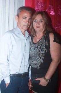 
<a style='margin-left: 5px;' class='btn btn-xs btn-social btn-facebook' href='https://www.facebook.com/sharer/sharer.php?u=https://www.galeramix.com.br/imagem/a41/800-800-90/conteudo/site_galerias/41/baile-das-rosa-ctg-fogao-de-lenha-galera-mix-82.jpg' rel='popup' data-width='500' data-height='400'><i class='fa fa-facebook'></i>Compartilhar <span class='hidden-xs'>no Facebook</span>
</a> 
<a class='btn btn-default btn-xs' target='_blank' href='imagem/a41/800-800-90/conteudo/site_galerias/41/baile-das-rosa-ctg-fogao-de-lenha-galera-mix-82.jpg'>
<span class='glyphicon glyphicon-cloud-download'></span> Salvar
</a>
