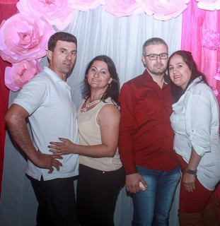 
<a style='margin-left: 5px;' class='btn btn-xs btn-social btn-facebook' href='https://www.facebook.com/sharer/sharer.php?u=https://www.galeramix.com.br/imagem/a41/800-800-90/conteudo/site_galerias/41/baile-das-rosa-ctg-fogao-de-lenha-galera-mix-86.jpg' rel='popup' data-width='500' data-height='400'><i class='fa fa-facebook'></i>Compartilhar <span class='hidden-xs'>no Facebook</span>
</a> 
<a class='btn btn-default btn-xs' target='_blank' href='imagem/a41/800-800-90/conteudo/site_galerias/41/baile-das-rosa-ctg-fogao-de-lenha-galera-mix-86.jpg'>
<span class='glyphicon glyphicon-cloud-download'></span> Salvar
</a>
