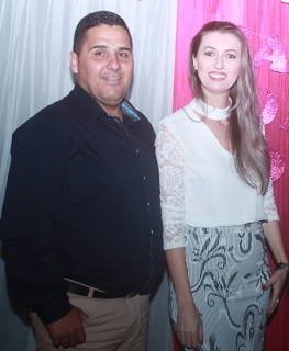 
<a style='margin-left: 5px;' class='btn btn-xs btn-social btn-facebook' href='https://www.facebook.com/sharer/sharer.php?u=https://www.galeramix.com.br/imagem/a41/800-800-90/conteudo/site_galerias/41/baile-das-rosa-ctg-fogao-de-lenha-galera-mix-90.jpg' rel='popup' data-width='500' data-height='400'><i class='fa fa-facebook'></i>Compartilhar <span class='hidden-xs'>no Facebook</span>
</a> 
<a class='btn btn-default btn-xs' target='_blank' href='imagem/a41/800-800-90/conteudo/site_galerias/41/baile-das-rosa-ctg-fogao-de-lenha-galera-mix-90.jpg'>
<span class='glyphicon glyphicon-cloud-download'></span> Salvar
</a>
