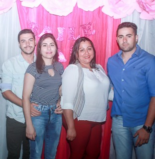 
<a style='margin-left: 5px;' class='btn btn-xs btn-social btn-facebook' href='https://www.facebook.com/sharer/sharer.php?u=https://www.galeramix.com.br/imagem/a41/800-800-90/conteudo/site_galerias/41/baile-das-rosa-ctg-fogao-de-lenha-galera-mix-92.jpg' rel='popup' data-width='500' data-height='400'><i class='fa fa-facebook'></i>Compartilhar <span class='hidden-xs'>no Facebook</span>
</a> 
<a class='btn btn-default btn-xs' target='_blank' href='imagem/a41/800-800-90/conteudo/site_galerias/41/baile-das-rosa-ctg-fogao-de-lenha-galera-mix-92.jpg'>
<span class='glyphicon glyphicon-cloud-download'></span> Salvar
</a>
