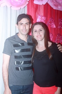 
<a style='margin-left: 5px;' class='btn btn-xs btn-social btn-facebook' href='https://www.facebook.com/sharer/sharer.php?u=https://www.galeramix.com.br/imagem/a41/800-800-90/conteudo/site_galerias/41/baile-das-rosa-ctg-fogao-de-lenha-galera-mix-94.jpg' rel='popup' data-width='500' data-height='400'><i class='fa fa-facebook'></i>Compartilhar <span class='hidden-xs'>no Facebook</span>
</a> 
<a class='btn btn-default btn-xs' target='_blank' href='imagem/a41/800-800-90/conteudo/site_galerias/41/baile-das-rosa-ctg-fogao-de-lenha-galera-mix-94.jpg'>
<span class='glyphicon glyphicon-cloud-download'></span> Salvar
</a>
