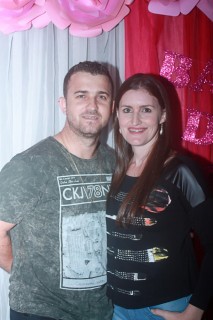 
<a style='margin-left: 5px;' class='btn btn-xs btn-social btn-facebook' href='https://www.facebook.com/sharer/sharer.php?u=https://www.galeramix.com.br/imagem/a41/800-800-90/conteudo/site_galerias/41/baile-das-rosa-ctg-fogao-de-lenha-galera-mix-95.jpg' rel='popup' data-width='500' data-height='400'><i class='fa fa-facebook'></i>Compartilhar <span class='hidden-xs'>no Facebook</span>
</a> 
<a class='btn btn-default btn-xs' target='_blank' href='imagem/a41/800-800-90/conteudo/site_galerias/41/baile-das-rosa-ctg-fogao-de-lenha-galera-mix-95.jpg'>
<span class='glyphicon glyphicon-cloud-download'></span> Salvar
</a>
