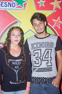 
<a style='margin-left: 5px;' class='btn btn-xs btn-social btn-facebook' href='https://www.facebook.com/sharer/sharer.php?u=https://www.galeramix.com.br/imagem/a42/800-800-90/conteudo/site_galerias/42/baile-de-casal-nova-descoberta-galera-mix-11.jpg' rel='popup' data-width='500' data-height='400'><i class='fa fa-facebook'></i>Compartilhar <span class='hidden-xs'>no Facebook</span>
</a> 
<a class='btn btn-default btn-xs' target='_blank' href='imagem/a42/800-800-90/conteudo/site_galerias/42/baile-de-casal-nova-descoberta-galera-mix-11.jpg'>
<span class='glyphicon glyphicon-cloud-download'></span> Salvar
</a>
