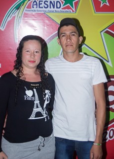 
<a style='margin-left: 5px;' class='btn btn-xs btn-social btn-facebook' href='https://www.facebook.com/sharer/sharer.php?u=https://www.galeramix.com.br/imagem/a42/800-800-90/conteudo/site_galerias/42/baile-de-casal-nova-descoberta-galera-mix-20.jpg' rel='popup' data-width='500' data-height='400'><i class='fa fa-facebook'></i>Compartilhar <span class='hidden-xs'>no Facebook</span>
</a> 
<a class='btn btn-default btn-xs' target='_blank' href='imagem/a42/800-800-90/conteudo/site_galerias/42/baile-de-casal-nova-descoberta-galera-mix-20.jpg'>
<span class='glyphicon glyphicon-cloud-download'></span> Salvar
</a>
