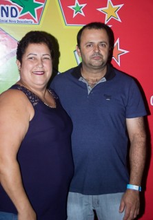 
<a style='margin-left: 5px;' class='btn btn-xs btn-social btn-facebook' href='https://www.facebook.com/sharer/sharer.php?u=https://www.galeramix.com.br/imagem/a42/800-800-90/conteudo/site_galerias/42/baile-de-casal-nova-descoberta-galera-mix-30.jpg' rel='popup' data-width='500' data-height='400'><i class='fa fa-facebook'></i>Compartilhar <span class='hidden-xs'>no Facebook</span>
</a> 
<a class='btn btn-default btn-xs' target='_blank' href='imagem/a42/800-800-90/conteudo/site_galerias/42/baile-de-casal-nova-descoberta-galera-mix-30.jpg'>
<span class='glyphicon glyphicon-cloud-download'></span> Salvar
</a>
