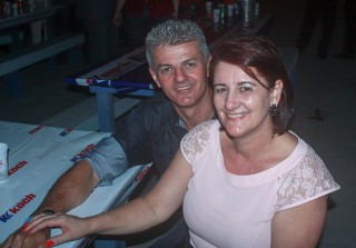 
<a style='margin-left: 5px;' class='btn btn-xs btn-social btn-facebook' href='https://www.facebook.com/sharer/sharer.php?u=https://www.galeramix.com.br/imagem/a42/800-800-90/conteudo/site_galerias/42/baile-de-casal-nova-descoberta-galera-mix-5.jpg' rel='popup' data-width='500' data-height='400'><i class='fa fa-facebook'></i>Compartilhar <span class='hidden-xs'>no Facebook</span>
</a> 
<a class='btn btn-default btn-xs' target='_blank' href='imagem/a42/800-800-90/conteudo/site_galerias/42/baile-de-casal-nova-descoberta-galera-mix-5.jpg'>
<span class='glyphicon glyphicon-cloud-download'></span> Salvar
</a>
