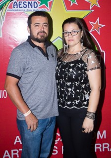 
<a style='margin-left: 5px;' class='btn btn-xs btn-social btn-facebook' href='https://www.facebook.com/sharer/sharer.php?u=https://www.galeramix.com.br/imagem/a42/800-800-90/conteudo/site_galerias/42/baile-de-casal-nova-descoberta-galera-mix-50.jpg' rel='popup' data-width='500' data-height='400'><i class='fa fa-facebook'></i>Compartilhar <span class='hidden-xs'>no Facebook</span>
</a> 
<a class='btn btn-default btn-xs' target='_blank' href='imagem/a42/800-800-90/conteudo/site_galerias/42/baile-de-casal-nova-descoberta-galera-mix-50.jpg'>
<span class='glyphicon glyphicon-cloud-download'></span> Salvar
</a>
