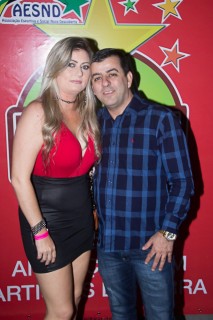 
<a style='margin-left: 5px;' class='btn btn-xs btn-social btn-facebook' href='https://www.facebook.com/sharer/sharer.php?u=https://www.galeramix.com.br/imagem/a42/800-800-90/conteudo/site_galerias/42/baile-de-casal-nova-descoberta-galera-mix-80.jpg' rel='popup' data-width='500' data-height='400'><i class='fa fa-facebook'></i>Compartilhar <span class='hidden-xs'>no Facebook</span>
</a> 
<a class='btn btn-default btn-xs' target='_blank' href='imagem/a42/800-800-90/conteudo/site_galerias/42/baile-de-casal-nova-descoberta-galera-mix-80.jpg'>
<span class='glyphicon glyphicon-cloud-download'></span> Salvar
</a>
