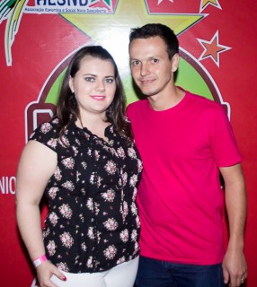 
<a style='margin-left: 5px;' class='btn btn-xs btn-social btn-facebook' href='https://www.facebook.com/sharer/sharer.php?u=https://www.galeramix.com.br/imagem/a42/800-800-90/conteudo/site_galerias/42/baile-de-casal-nova-descoberta-galera-mix-95.jpg' rel='popup' data-width='500' data-height='400'><i class='fa fa-facebook'></i>Compartilhar <span class='hidden-xs'>no Facebook</span>
</a> 
<a class='btn btn-default btn-xs' target='_blank' href='imagem/a42/800-800-90/conteudo/site_galerias/42/baile-de-casal-nova-descoberta-galera-mix-95.jpg'>
<span class='glyphicon glyphicon-cloud-download'></span> Salvar
</a>
