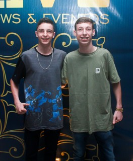 
<a style='margin-left: 5px;' class='btn btn-xs btn-social btn-facebook' href='https://www.facebook.com/sharer/sharer.php?u=https://www.galeramix.com.br/imagem/a45/800-800-90/conteudo/site_galerias/45/live-eventos-galera-mix-108.jpg' rel='popup' data-width='500' data-height='400'><i class='fa fa-facebook'></i>Compartilhar <span class='hidden-xs'>no Facebook</span>
</a> 
<a class='btn btn-default btn-xs' target='_blank' href='imagem/a45/800-800-90/conteudo/site_galerias/45/live-eventos-galera-mix-108.jpg'>
<span class='glyphicon glyphicon-cloud-download'></span> Salvar
</a>
