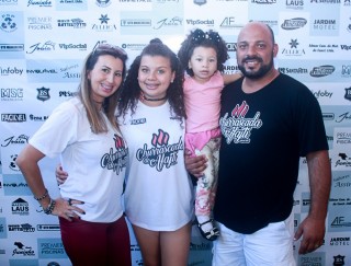 
<a style='margin-left: 5px;' class='btn btn-xs btn-social btn-facebook' href='https://www.facebook.com/sharer/sharer.php?u=https://www.galeramix.com.br/imagem/a46/800-800-90/conteudo/site_galerias/46/churrascada-afajti-tijucas-galera-mix-3.jpg' rel='popup' data-width='500' data-height='400'><i class='fa fa-facebook'></i>Compartilhar <span class='hidden-xs'>no Facebook</span>
</a> 
<a class='btn btn-default btn-xs' target='_blank' href='imagem/a46/800-800-90/conteudo/site_galerias/46/churrascada-afajti-tijucas-galera-mix-3.jpg'>
<span class='glyphicon glyphicon-cloud-download'></span> Salvar
</a>
