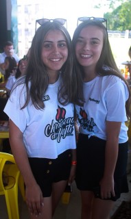 
<a style='margin-left: 5px;' class='btn btn-xs btn-social btn-facebook' href='https://www.facebook.com/sharer/sharer.php?u=https://www.galeramix.com.br/imagem/a46/800-800-90/conteudo/site_galerias/46/churrascada-afajti-tijucas-galera-mix-32.jpg' rel='popup' data-width='500' data-height='400'><i class='fa fa-facebook'></i>Compartilhar <span class='hidden-xs'>no Facebook</span>
</a> 
<a class='btn btn-default btn-xs' target='_blank' href='imagem/a46/800-800-90/conteudo/site_galerias/46/churrascada-afajti-tijucas-galera-mix-32.jpg'>
<span class='glyphicon glyphicon-cloud-download'></span> Salvar
</a>
