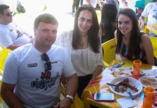 
<a style='margin-left: 5px;' class='btn btn-xs btn-social btn-facebook' href='https://www.facebook.com/sharer/sharer.php?u=https://www.galeramix.com.br/imagem/a46/800-800-90/conteudo/site_galerias/46/churrascada-afajti-tijucas-galera-mix-38.jpg' rel='popup' data-width='500' data-height='400'><i class='fa fa-facebook'></i>Compartilhar <span class='hidden-xs'>no Facebook</span>
</a> 
<a class='btn btn-default btn-xs' target='_blank' href='imagem/a46/800-800-90/conteudo/site_galerias/46/churrascada-afajti-tijucas-galera-mix-38.jpg'>
<span class='glyphicon glyphicon-cloud-download'></span> Salvar
</a>
