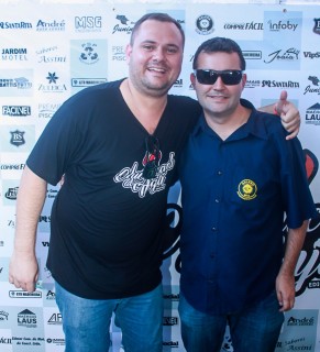 
<a style='margin-left: 5px;' class='btn btn-xs btn-social btn-facebook' href='https://www.facebook.com/sharer/sharer.php?u=https://www.galeramix.com.br/imagem/a46/800-800-90/conteudo/site_galerias/46/churrascada-afajti-tijucas-galera-mix-42.jpg' rel='popup' data-width='500' data-height='400'><i class='fa fa-facebook'></i>Compartilhar <span class='hidden-xs'>no Facebook</span>
</a> 
<a class='btn btn-default btn-xs' target='_blank' href='imagem/a46/800-800-90/conteudo/site_galerias/46/churrascada-afajti-tijucas-galera-mix-42.jpg'>
<span class='glyphicon glyphicon-cloud-download'></span> Salvar
</a>
