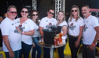 
<a style='margin-left: 5px;' class='btn btn-xs btn-social btn-facebook' href='https://www.facebook.com/sharer/sharer.php?u=https://www.galeramix.com.br/imagem/a46/800-800-90/conteudo/site_galerias/46/churrascada-afajti-tijucas-galera-mix-44.jpg' rel='popup' data-width='500' data-height='400'><i class='fa fa-facebook'></i>Compartilhar <span class='hidden-xs'>no Facebook</span>
</a> 
<a class='btn btn-default btn-xs' target='_blank' href='imagem/a46/800-800-90/conteudo/site_galerias/46/churrascada-afajti-tijucas-galera-mix-44.jpg'>
<span class='glyphicon glyphicon-cloud-download'></span> Salvar
</a>
