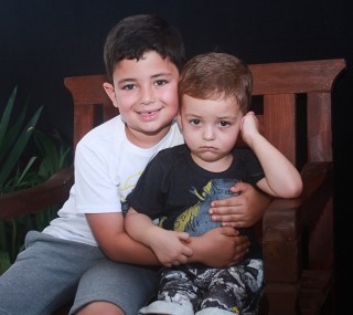 
<a style='margin-left: 5px;' class='btn btn-xs btn-social btn-facebook' href='https://www.facebook.com/sharer/sharer.php?u=https://www.galeramix.com.br/imagem/a46/800-800-90/conteudo/site_galerias/46/churrascada-afajti-tijucas-galera-mix-50.jpg' rel='popup' data-width='500' data-height='400'><i class='fa fa-facebook'></i>Compartilhar <span class='hidden-xs'>no Facebook</span>
</a> 
<a class='btn btn-default btn-xs' target='_blank' href='imagem/a46/800-800-90/conteudo/site_galerias/46/churrascada-afajti-tijucas-galera-mix-50.jpg'>
<span class='glyphicon glyphicon-cloud-download'></span> Salvar
</a>
