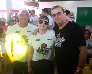 
<a style='margin-left: 5px;' class='btn btn-xs btn-social btn-facebook' href='https://www.facebook.com/sharer/sharer.php?u=https://www.galeramix.com.br/imagem/a46/800-800-90/conteudo/site_galerias/46/churrascada-afajti-tijucas-galera-mix-80.jpg' rel='popup' data-width='500' data-height='400'><i class='fa fa-facebook'></i>Compartilhar <span class='hidden-xs'>no Facebook</span>
</a> 
<a class='btn btn-default btn-xs' target='_blank' href='imagem/a46/800-800-90/conteudo/site_galerias/46/churrascada-afajti-tijucas-galera-mix-80.jpg'>
<span class='glyphicon glyphicon-cloud-download'></span> Salvar
</a>
