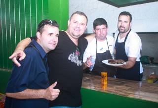 
<a style='margin-left: 5px;' class='btn btn-xs btn-social btn-facebook' href='https://www.facebook.com/sharer/sharer.php?u=https://www.galeramix.com.br/imagem/a46/800-800-90/conteudo/site_galerias/46/churrascada-afajti-tijucas-galera-mix-83.jpg' rel='popup' data-width='500' data-height='400'><i class='fa fa-facebook'></i>Compartilhar <span class='hidden-xs'>no Facebook</span>
</a> 
<a class='btn btn-default btn-xs' target='_blank' href='imagem/a46/800-800-90/conteudo/site_galerias/46/churrascada-afajti-tijucas-galera-mix-83.jpg'>
<span class='glyphicon glyphicon-cloud-download'></span> Salvar
</a>
