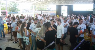 
<a style='margin-left: 5px;' class='btn btn-xs btn-social btn-facebook' href='https://www.facebook.com/sharer/sharer.php?u=https://www.galeramix.com.br/imagem/a46/800-800-90/conteudo/site_galerias/46/churrascada-afajti-tijucas-galera-mix-87.jpg' rel='popup' data-width='500' data-height='400'><i class='fa fa-facebook'></i>Compartilhar <span class='hidden-xs'>no Facebook</span>
</a> 
<a class='btn btn-default btn-xs' target='_blank' href='imagem/a46/800-800-90/conteudo/site_galerias/46/churrascada-afajti-tijucas-galera-mix-87.jpg'>
<span class='glyphicon glyphicon-cloud-download'></span> Salvar
</a>
