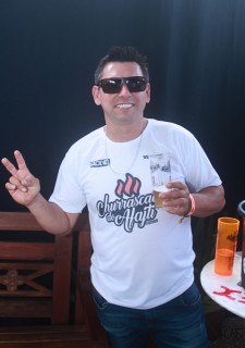 
<a style='margin-left: 5px;' class='btn btn-xs btn-social btn-facebook' href='https://www.facebook.com/sharer/sharer.php?u=https://www.galeramix.com.br/imagem/a46/800-800-90/conteudo/site_galerias/46/churrascada-afajti-tijucas-galera-mix-92.jpg' rel='popup' data-width='500' data-height='400'><i class='fa fa-facebook'></i>Compartilhar <span class='hidden-xs'>no Facebook</span>
</a> 
<a class='btn btn-default btn-xs' target='_blank' href='imagem/a46/800-800-90/conteudo/site_galerias/46/churrascada-afajti-tijucas-galera-mix-92.jpg'>
<span class='glyphicon glyphicon-cloud-download'></span> Salvar
</a>
